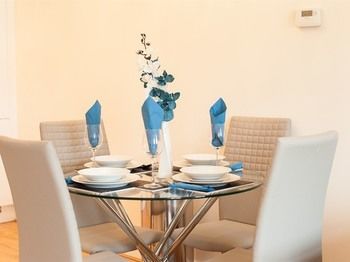 Station Suites Уотфорд Экстерьер фото